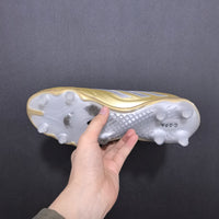 Chuteira Adidas Copa dourada