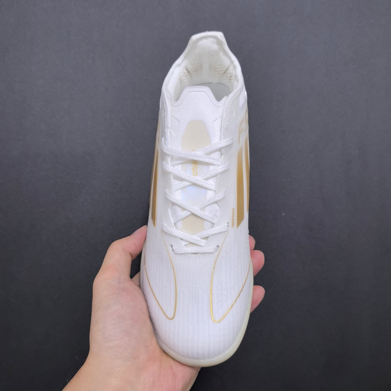 Chuteira de Society Adidas F50 TF