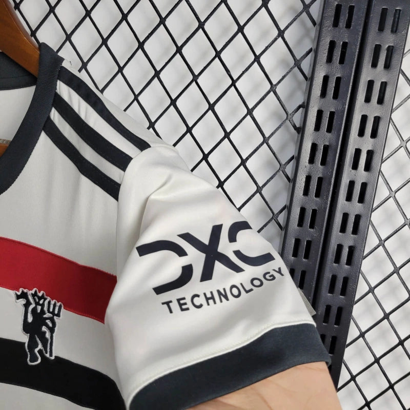 Camisa Feminina Oficial do Manchester United 24/25 - Baby Look