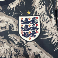 Camisa Oficial da Inglaterra 26/27 - Treino