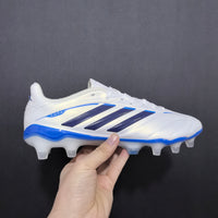 Chuteira Adidas Copa 11 Pure de edição limitada