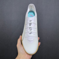 Chuteira Ultra 5 Ultimate TF