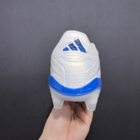 Chuteira Adidas Copa 11 Pure de edição limitada