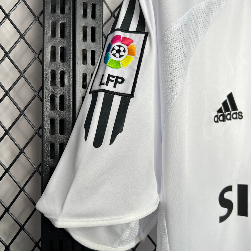 Camisa Retrô do Real Madrid 2005/2006