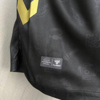 Camisa Málaga x IlloJuan 25/26 "Retrô" Especial - Torcedor