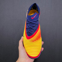 Chuteira Nike Phantom 6 Elite Society TF