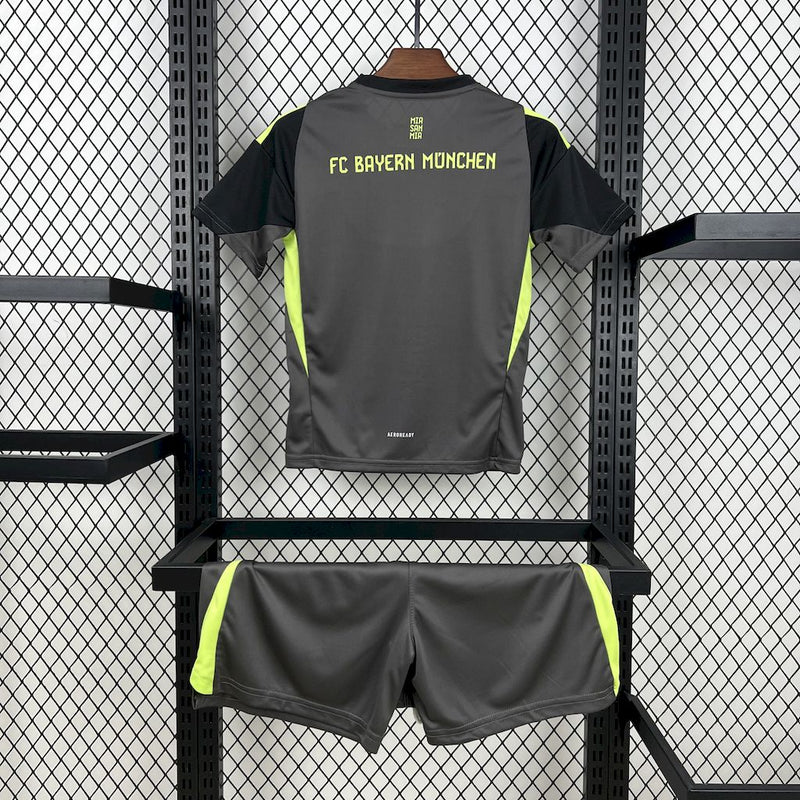 Conjunto Infantil Oficial do Bayern de Munique 25/26 - Goleiro
