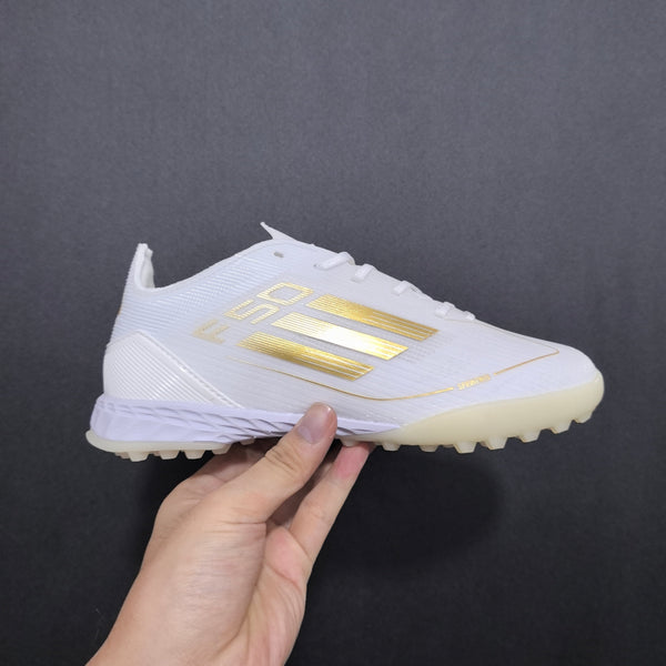 Chuteira de Society Adidas F50 TF