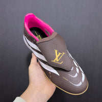 Chuteira Adidas Society Predador Louis Vuitton