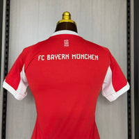 Camisa Feminina Oficial do Bayern de Munique 25/26 - Baby Look