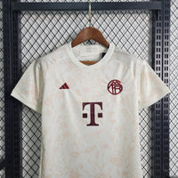 Conjunto Infantil Oficial do Bayern de Munique 23/24 - Kids