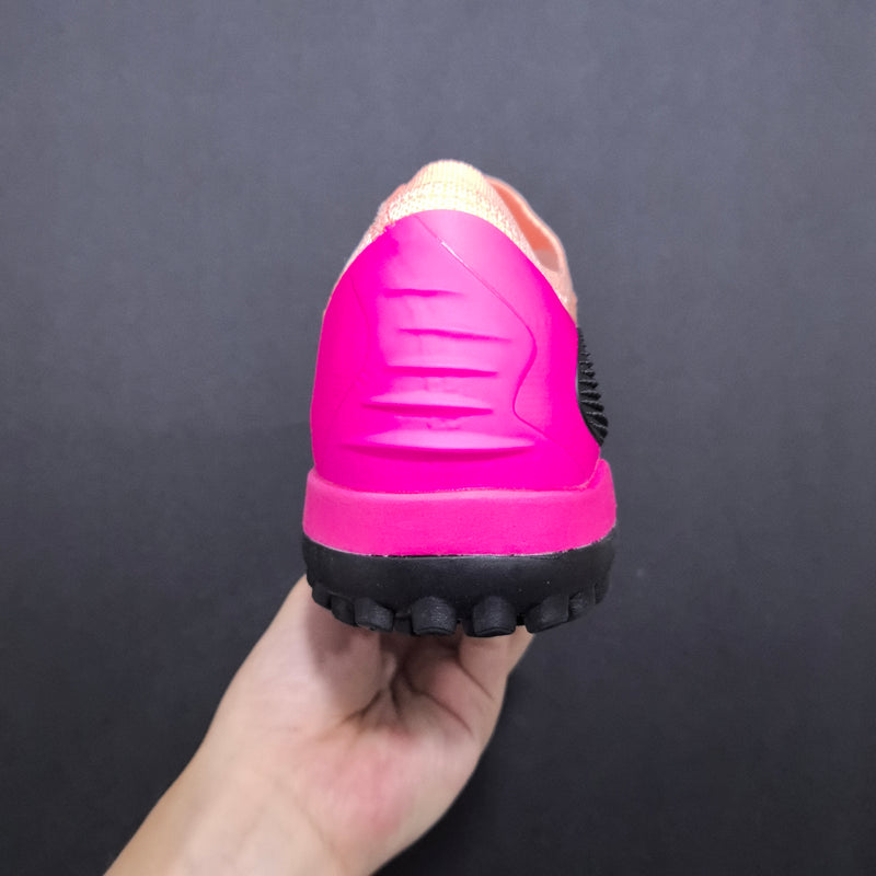 Chuteira Nike Phantom React GX II Pro Society