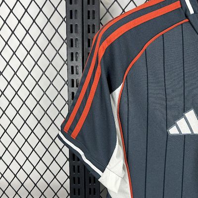 Camisa Oficial do Bayern de Munique 25/26 - Us Pack Basebol