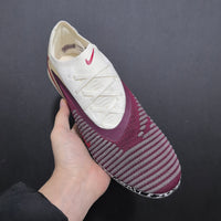 Chuteira Nike Phantom 6 da coleção “United 002” Trava Mista