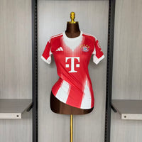 Camisa Feminina Oficial do Bayern de Munique 25/26 - Baby Look