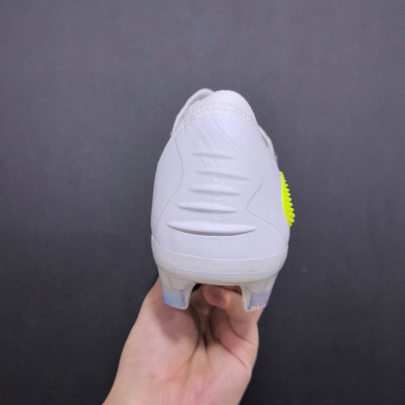 Chuteira Nike Phantom GX 6 Elite FG