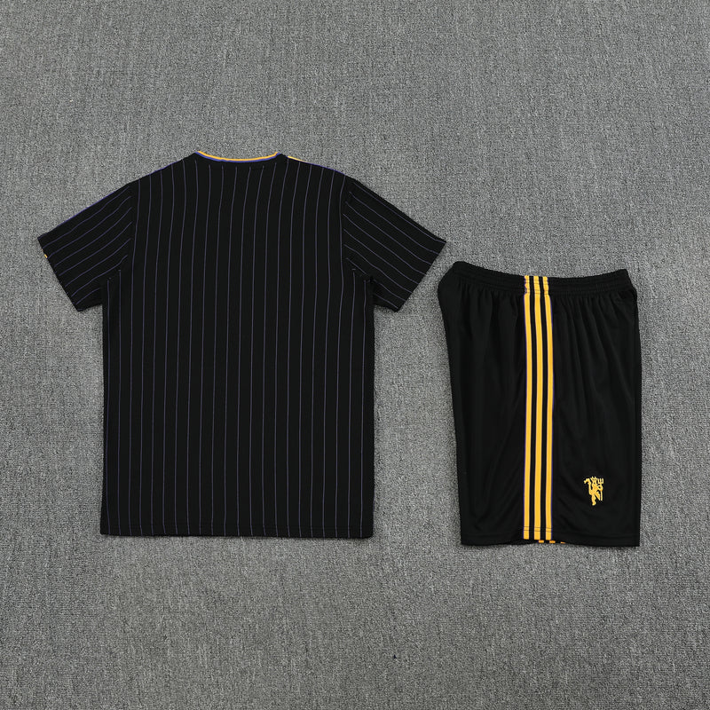 Kit Oficial do Manchester United 25/26 - Icon