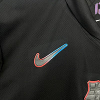 Camisa Oficial do Barcelona 25/26 - Travis Scott