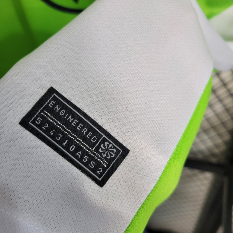 Camisa Oficial do Wolfsburg 23/24 - Versão Torcedor