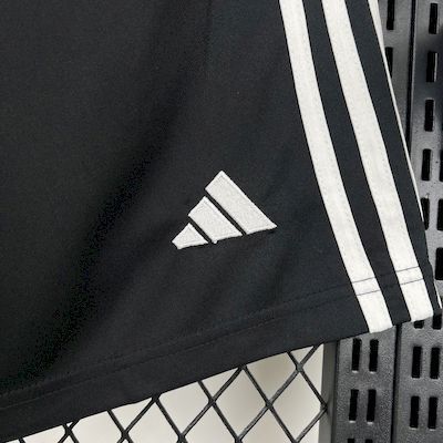 Short Oficial do Newcastle 25/26