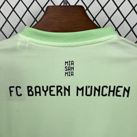 Conjunto Infantil Oficial do Bayern de Munique 25/26 - Goleiro