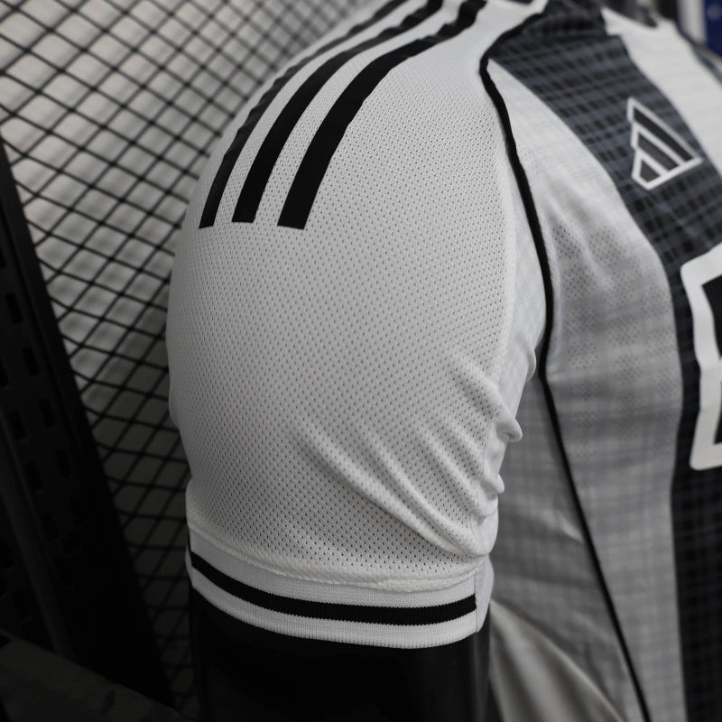 Camisa Oficial do Newcastle 25/26 - Versão Jogador