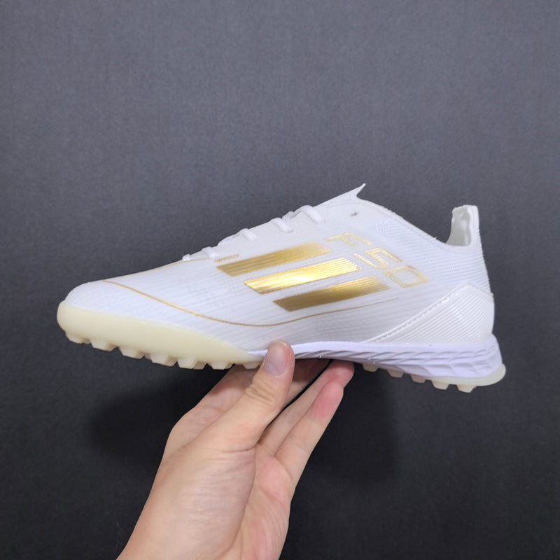 Chuteira de Society Adidas F50 TF