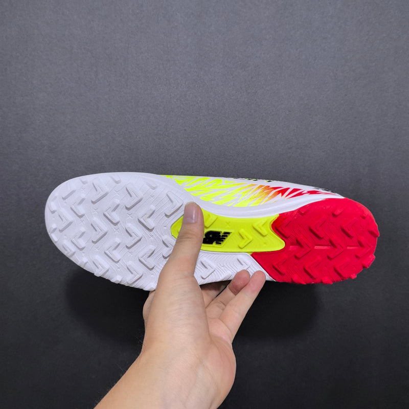 Chuteira Society New Balance Furon Team V8