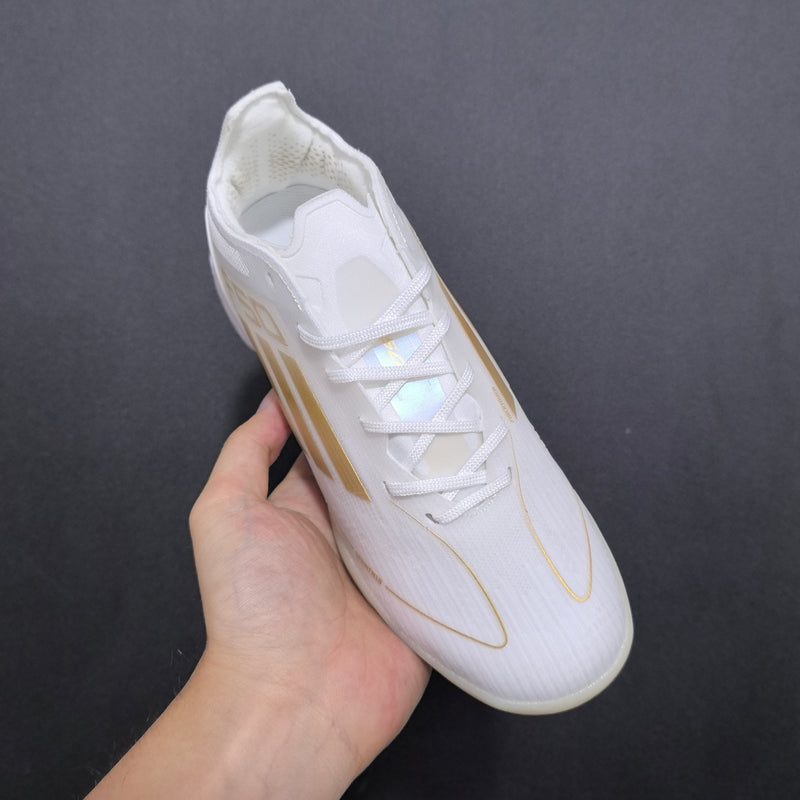 Chuteira de Society Adidas F50 TF