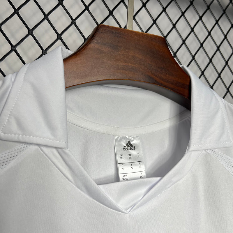 Camisa Retrô do Real Madrid 2005/2006