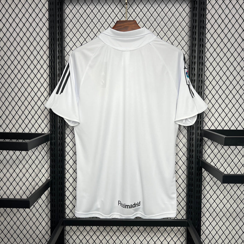 Camisa Retrô do Real Madrid 2005/2006
