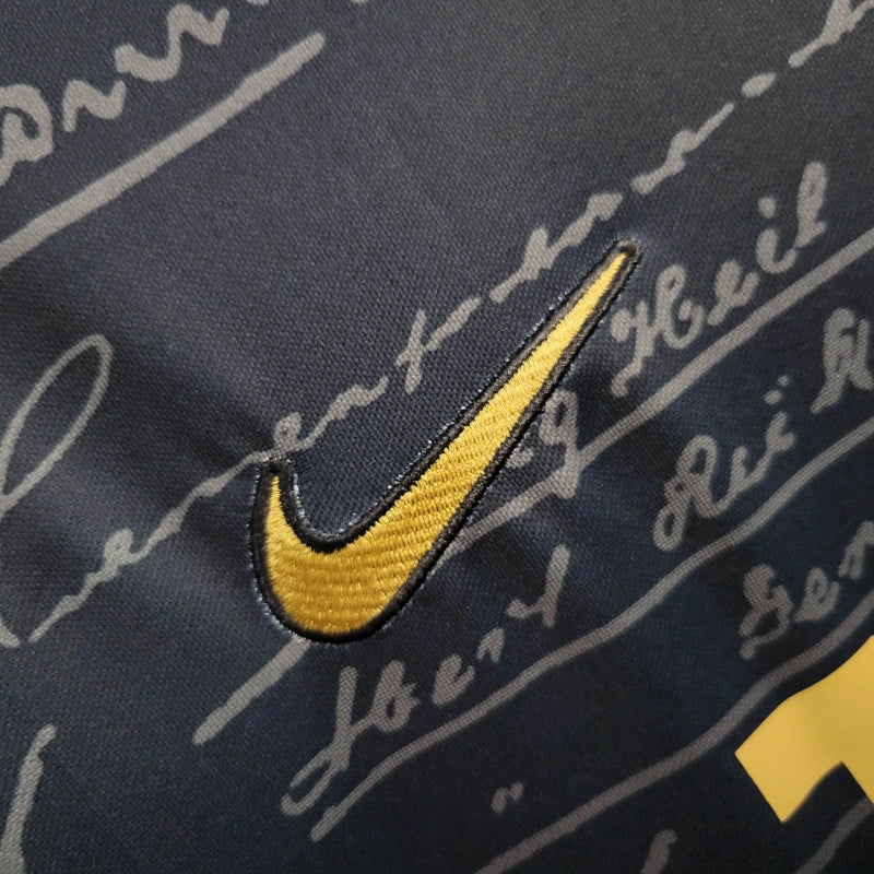 Camisa Oficial do Frankfurt 24/25 Versão Torcedor - Edição Especial