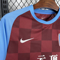 Camisa Retrô do Aston Villa 2011/2012 - Versão Retrô