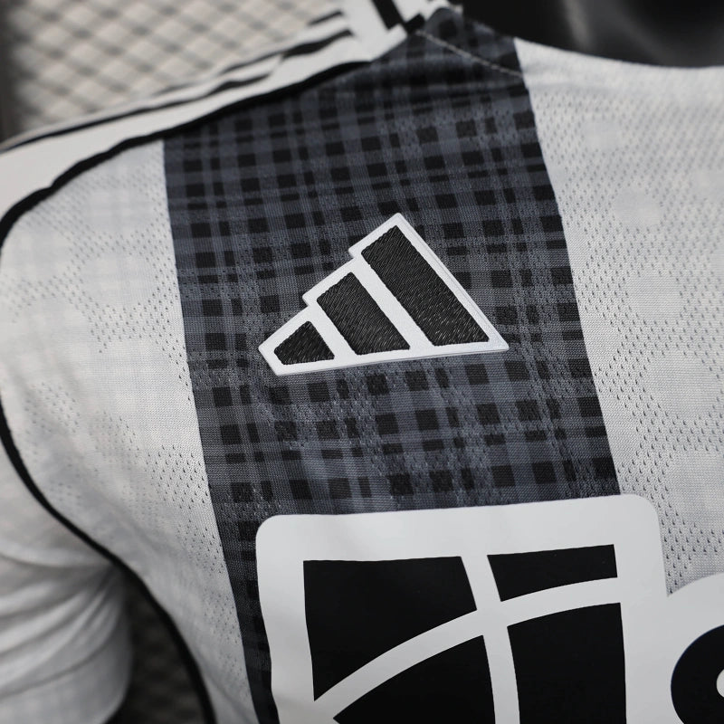 Camisa Oficial do Newcastle 25/26 - Versão Jogador