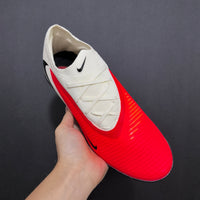 Chuteira Nike Phantom 6 Low Academy