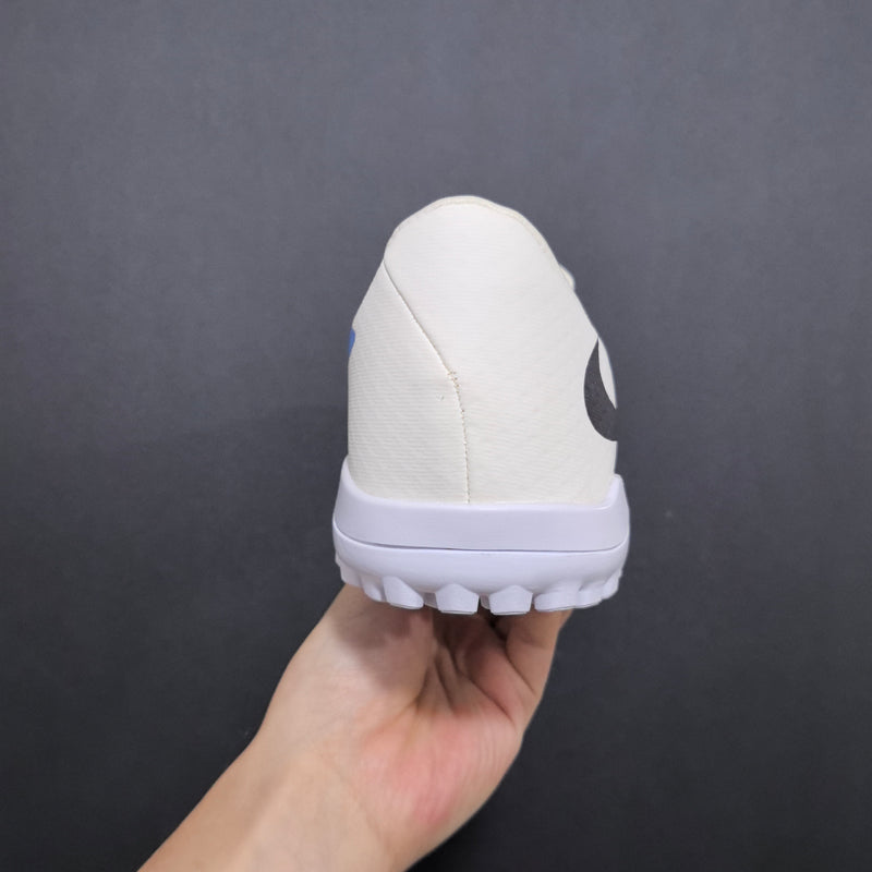 Chuteira Nike Phantom 6 Elite Society TF