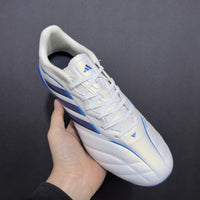 Chuteira Adidas Copa 11 Pure de edição limitada