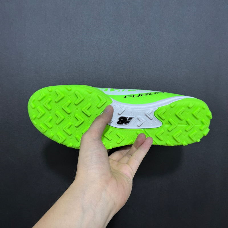 Chuteira Society New Balance Furon V8