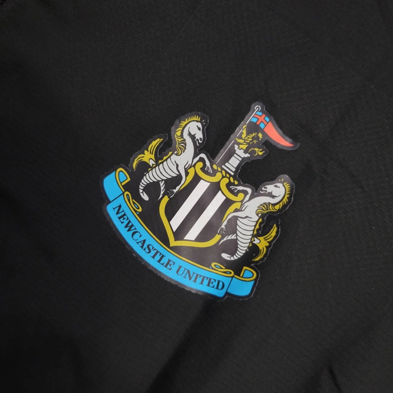 Corta Vento Oficial do Newcastle 25/26
