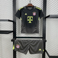 Conjunto Infantil Oficial do Bayern de Munique 25/26 - Goleiro