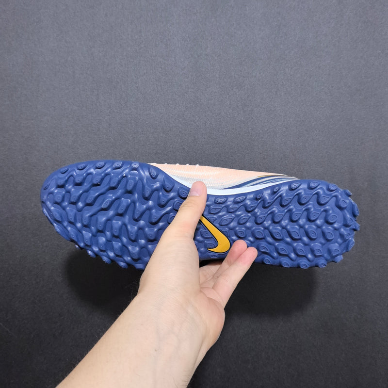 Chuteira Nike Phantom GX 2 Elite Society TF