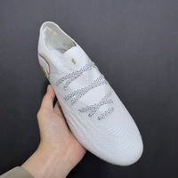 Chuteira Puma Future 9 Ultimate FG White Gold Pack Trava Mista