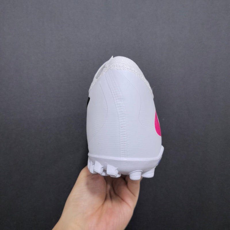 Chuteira Nike Phantom ReactX 6 Pro Society TF