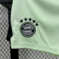 Conjunto Infantil Oficial do Bayern de Munique 25/26 - Goleiro