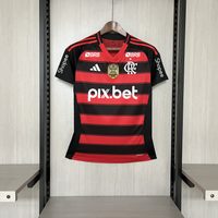 Camisa Feminina Oficial do CR Flamengo 25/26 Baby Look - Pacth Campeão e Completa com Patrocínios