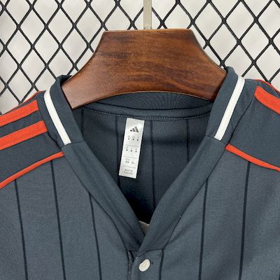 Camisa Oficial do Bayern de Munique 25/26 - Us Pack Basebol