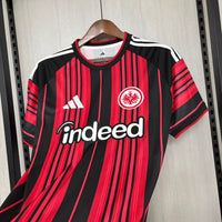 Camisa Oficial do Eintracht Frankfurt 26/27 - Torcedor