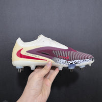Chuteira Nike Phantom 6 da coleção “United 002” Trava Mista