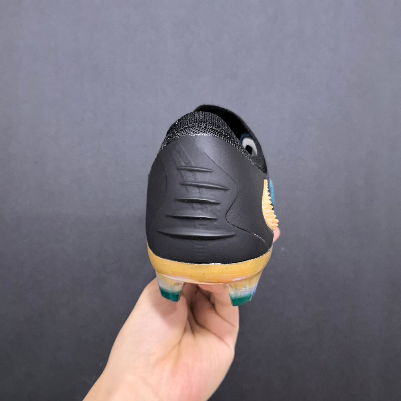 Chuteira Nike Phantom 6 Low Elite