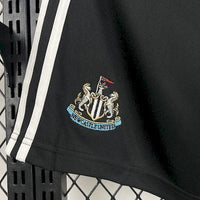 Short Oficial do Newcastle 25/26